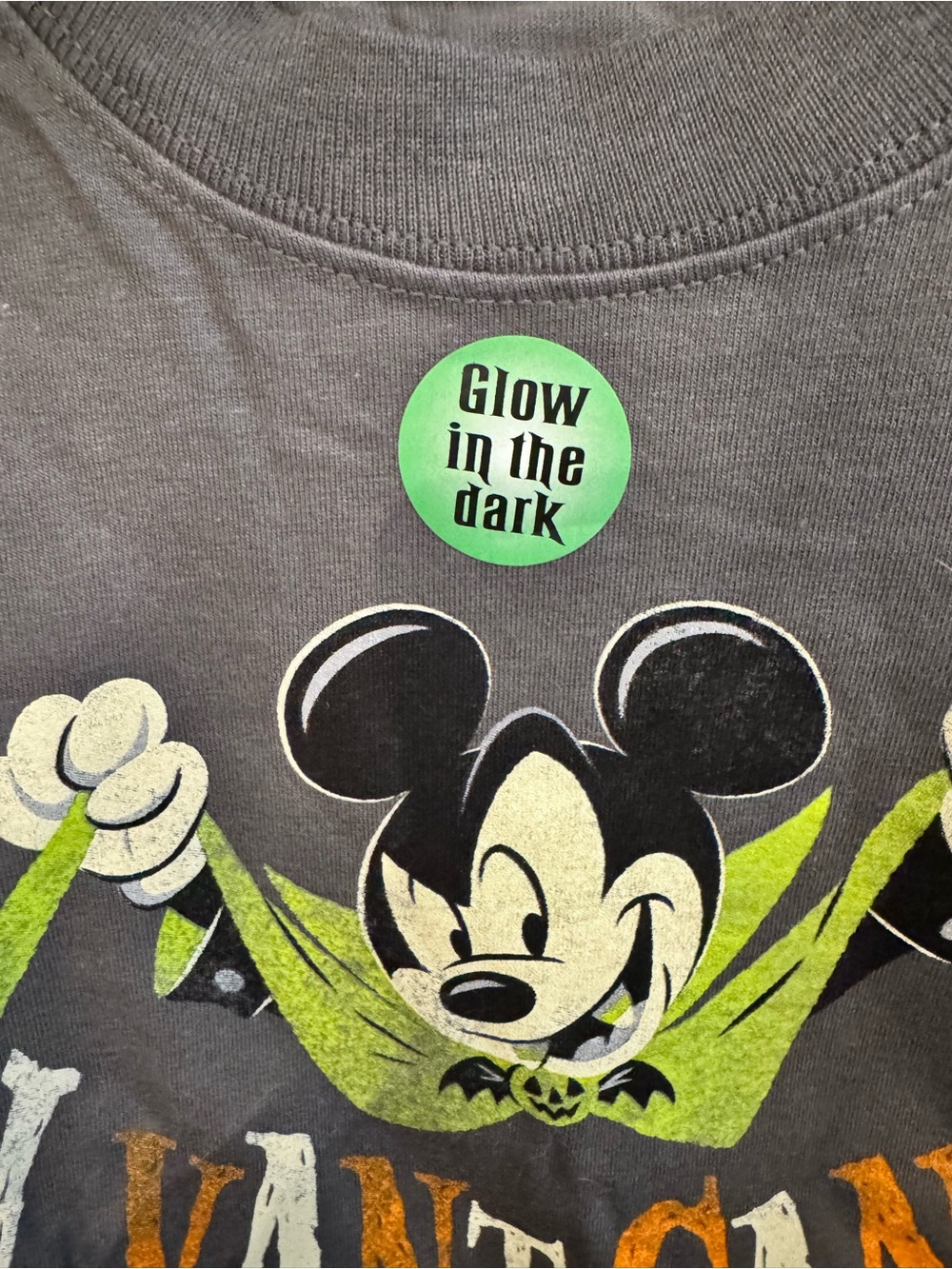 NWT Disney Parks Halloween T-Shirt with Mickey 'I Want Candy' Glow Graphic M - Picture 4 of 7